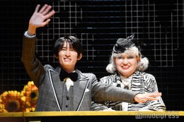 Snow Man向井康二の優しさ溢れる 報道陣に“らしさ”全開の対応＜ハロルドとモード＞ 画像