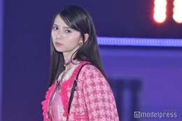 齋藤飛鳥、トップバッターで「ガルアワ」開幕 乃木坂46卒業後初出演＜GirlsAward 2023 A／W＞ 画像