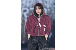 櫻坂46小林由依、ウェーブかかった新鮮ヘアに注目 パーカースタイルでかっこよさ際立つ＜GirlsAward 2023 A／W＞ 画像