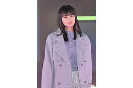乃木坂46遠藤さくら、可憐な微笑みに視線集中 シルバーのロングピアスが印象的＜GirlsAward 2023 A／W＞ 画像