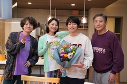 HiHi Jets作間龍斗バースデー、小池栄子ら「コタツがない家」キャストがサプライズ祝福「すごく貴重な経験」 画像