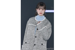 鶴嶋乃愛、セットアップで美脚チラリ しっかりメイクで大人っぽい雰囲気に＜GirlsAward 2023 A／W＞ 画像