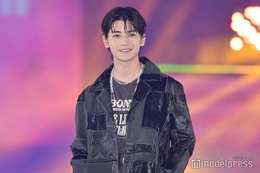 高橋文哉、“全身黒コーデ”王子ビジュアルに黄色い歓声 同じステージに綱啓永も＜GirlsAward 2023 A／W＞ 画像