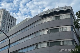 ジャニーズ事務所、ビルの看板撤去へ　ファン・報道陣殺到 画像