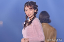 「今日好き」で人気沸騰・みとゆな、モヘアキャミ姿で美ウエスト際立つ＜TGC 北九州 2023＞ 画像