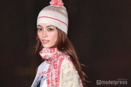 元Happiness楓、ニット帽＆マフラーの冬先取りコーデが可愛い＜TGC 北九州 2023＞ 画像