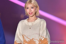 カリスマギャル・華「TGC北九州」ランウェイにシークレット出演 ニット一枚から美脚スラリ＜TGC 北九州 2023＞ 画像
