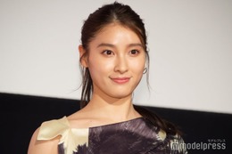 土屋太鳳「ハロルドとモード」観劇報告 赤ちゃん抱っこショットにも注目集まる「もしかして…」「可愛すぎ」 画像