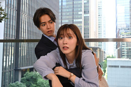 ＜推しが上司になりまして 第1話＞瞳（鈴木愛理）、“最推し”斗真（片寄涼太）が突然引退から上司に “ジレキュンラブコメ”スタート 画像