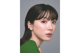 永野芽郁、美肌・体型維持の秘訣語る　ツヤ肌光る「美的」2パターン表紙 画像
