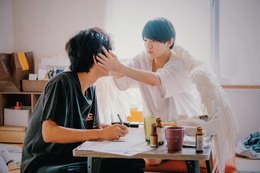 上杉柊平、Lil かんさい西村拓哉をバックハグ・切ない表情…「ワンルームエンジェル」新場面写真・エンディング主題歌版予告解禁 画像