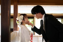 ＜18歳、新妻、不倫します。 第1話＞煌（藤井流星）＆明花（矢吹奈子）が不倫OKの“偽装結婚”新婚生活スタート 画像