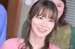 松岡茉優、“人生激変”推し活を推奨 会見でハロプロ愛熱弁＜ゆりあ先生の赤い糸＞ 画像