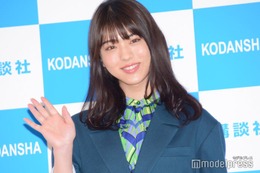 井手上漠、ボディライン際立つ水着姿でダイビング「圧巻のスタイル」「憧れる」と絶賛の声 画像