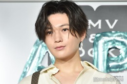 FANTASTICS八木勇征、鍛え抜かれた美腹筋チラリ「釘付け」「直視できない」と反響相次ぐ 画像