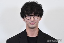 「VIVANT」で話題の古屋呂敏、撮影部屋完備の自宅公開 こだわりを熱弁 画像