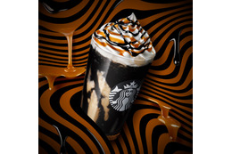 スタバ、いつものフラペチーノが「Booooo カスタマイズ」で真っ黒に！3つのおすすめの組み合わせも紹介 画像