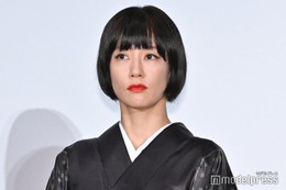 水川あさみ、黒ボブ×赤リップで妖艶な魅力 “一切セリフがない”役柄に「新しかった」＜唄う六人の女＞ 画像