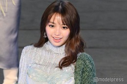 香音、タイトなトップスからほっそり二の腕 風にたなびく“妖精”スタイル＜TGC フェス 山梨 2023＞ 画像