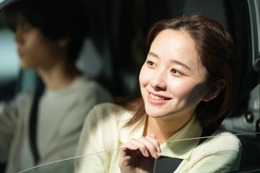 ＜たとえあなたを忘れても 第1話＞美璃（堀田真由）、空（萩原利久）との出会いで恋物語が動き出す 画像