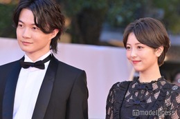 神木隆之介＆浜辺美波、レッドカーペット登場「第36回東京国際映画祭」開幕 画像