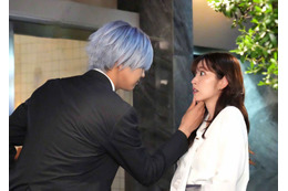 ＜推しが上司になりまして 第4話＞瞳、修一と高級レストランで食事 ハプニング発生で思わぬ行動に 画像
