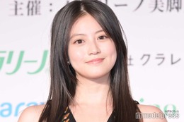 今田美桜、ミニ丈ドレスでスラリ美脚披露 1年中行なっているケア明かす 画像