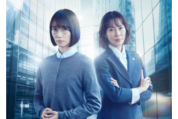波瑠＆木村佳乃、朝ドラ「あさが来た」以来約8年ぶり新春SPドラマで競演 “地味一般職”vs“出世頭バリキャリ”で事件の真相暴く＜本人コメント＞ 画像