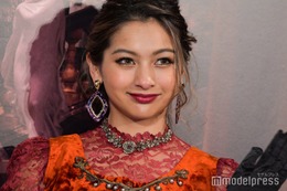 ゆきぽよ、友人とSEXYコスプレ 引き締まった美ボディ公開「美人揃い」「可愛い」と反響 画像