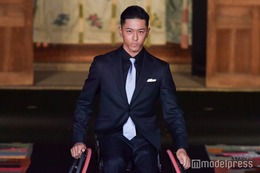 17歳の世界王者・男子車いすテニス小⽥凱人選手、地元・一宮市でランウェイに登場＜BISHU COLLECTION＞ 画像