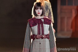 鶴嶋乃愛、ノースリワンピからほっそり二の腕披露 ドーリーな雰囲気漂う＜BISHU COLLECTION＞ 画像