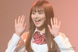 「今日好き」みとゆな、制服姿で色白美脚披露 愛嬌溢れる＜TGC teen 2023 Winter＞ 画像