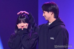 「今日好き」“れいみひ”向井怜衣＆小幡海潤カップル、頭ポンポンで照れ 甘酸っぱい雰囲気漂う＜TGC teen 2023 Winter＞ 画像