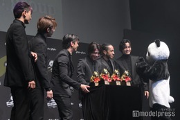 Aぇ! group、粋なフォローで会場和ませる 大人の色気際立つ“バディショット”も＜anan AWARD 2023＞ 画像