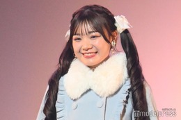 「今日好き」古澤里紗、美脚チラ見せの甘めコーデ ツインテール＆投げキスに観客悶絶＜TGC teen 2023 Winter＞ 画像