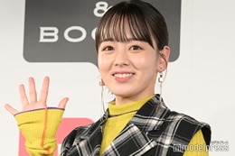 「ブギウギ」秋山美月役・伊原六花、背中ざっくりドレスオフショットに「綺麗」「惚れ惚れ」と反響続々 画像