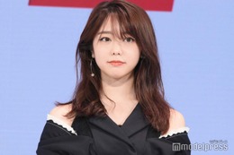 峯岸みなみ、ディズニーでの誕生日サプライズ写真公開「後ろにいるのはてつや？」と注目集まる 画像