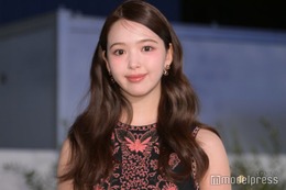 藤田ニコル、ノースリーブでスラリ二の腕披露 新婚幸せオーラ全開＜ディオールホリデーポップアップ＞ 画像