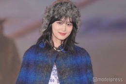 乃木坂46山下美月、美脚際立つミニスカ姿公開 “彼女感”溢れる休日ショットに「可愛すぎ」「スタイル良い」の声 画像