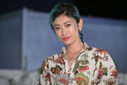 山田優“スラリ美脚”輝く私服姿に「かっこよすぎ」「スタイル抜群」の声 画像
