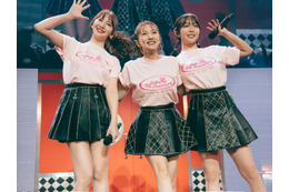 高橋みなみ・小嶋陽菜・峯岸みなみ「ノースリーブス」秋元康が新事実明かす 前田敦子らからコメントも＜15周年ライブ＞ 画像