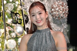 藤田ニコル、結婚後初のクリスマスの予定明かす ロングドレスで魅了＜ドルチェ＆ガッバーナホリデー＞ 画像