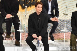 松本潤、茶髪×短髪イメチェン初お披露目 スーツ姿で爽やかに登場＜「どうする家康」ファン感謝祭＞ 画像