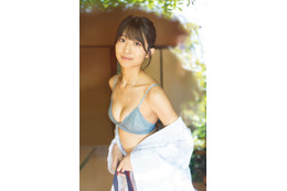「ミスFLASH2023」の現役会社員・井上晴菜、旅館で上品なランジェリー姿 憧れの女優も明かす 画像