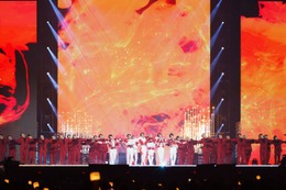 ENHYPEN、SEXYパフォーマンスに悶絶の声止まず SUNGHOONは飲み干し＆舌ペロでヴァンパイアに＜2023 MAMA AWARDS DAY1＞ 画像