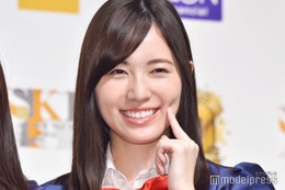 松井珠理奈、ミニスカのSEXYナースコスプレ披露「刺激的」「色気ダダ漏れ」と反響 画像