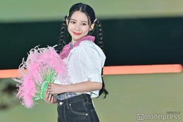 ミチ、美デコルテ＆美脚披露 ミニ丈ドレス姿に「スタイル良すぎ」「眼福」と反響 画像