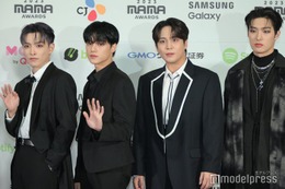 ATEEZホンジュン「MAMA」2日間で髪色劇的チェンジ「昨日は金髪だったのに」「いつの間に？」ファン驚き 画像