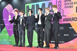 RIIZE、スタイリッシュなスーツ姿で登場 可愛らしく“ギター演奏”＜MMA2023＞ 画像