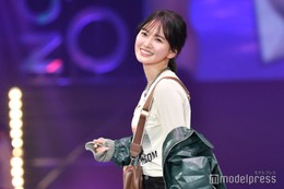 兒玉遥、美脚際立つ“超ギリギリマイクロミニ丈”コーデ公開「スタイル良すぎ」「センス抜群」の声続々 画像